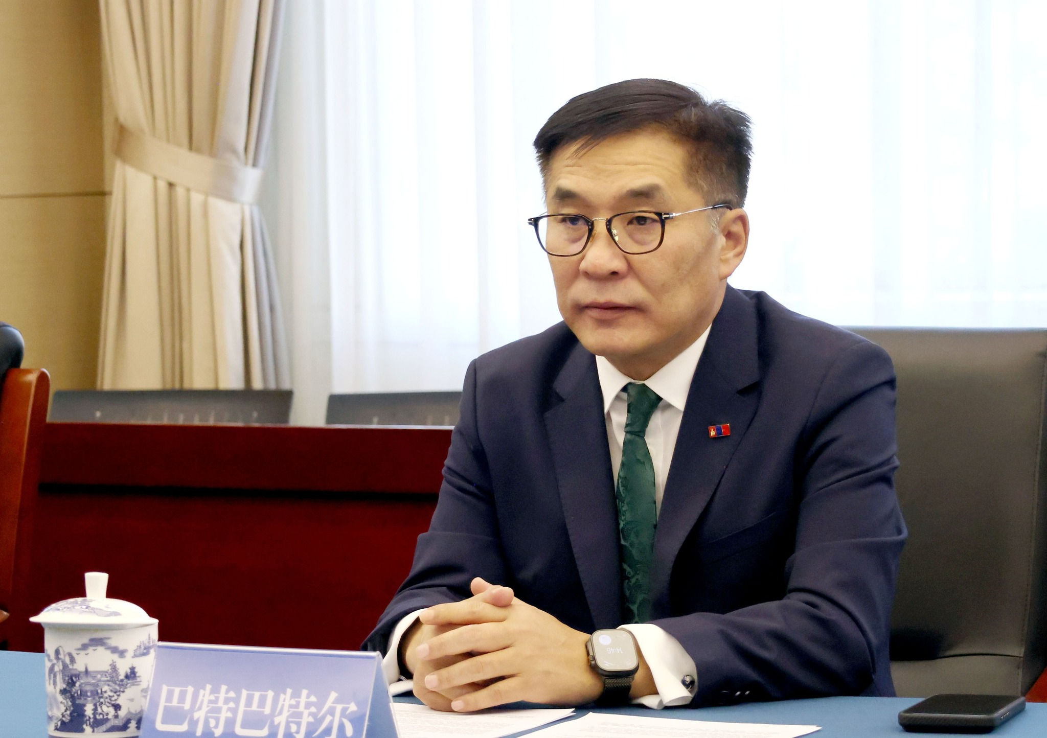 МОНГОЛ-ХЯТАД БАЙГАЛЬ ОРЧНЫ ХАМТЫН АЖИЛЛАГААГ ЭРЧИМЖҮҮЛЭХЭЭР ТОХИРОЛЦОВ